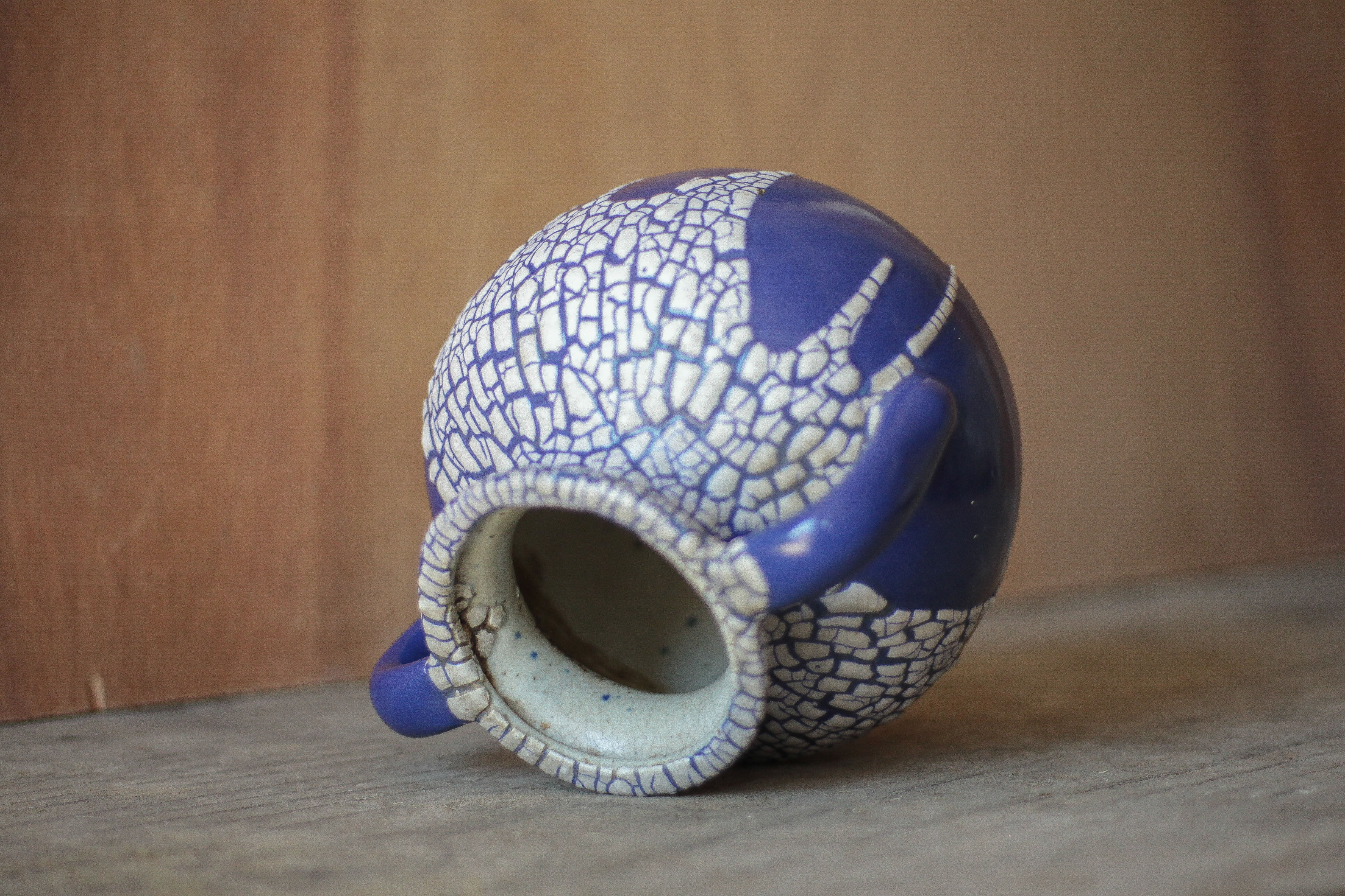 Vase signed Léon Pointu, ceramic vase with a glazed snake skin effect.