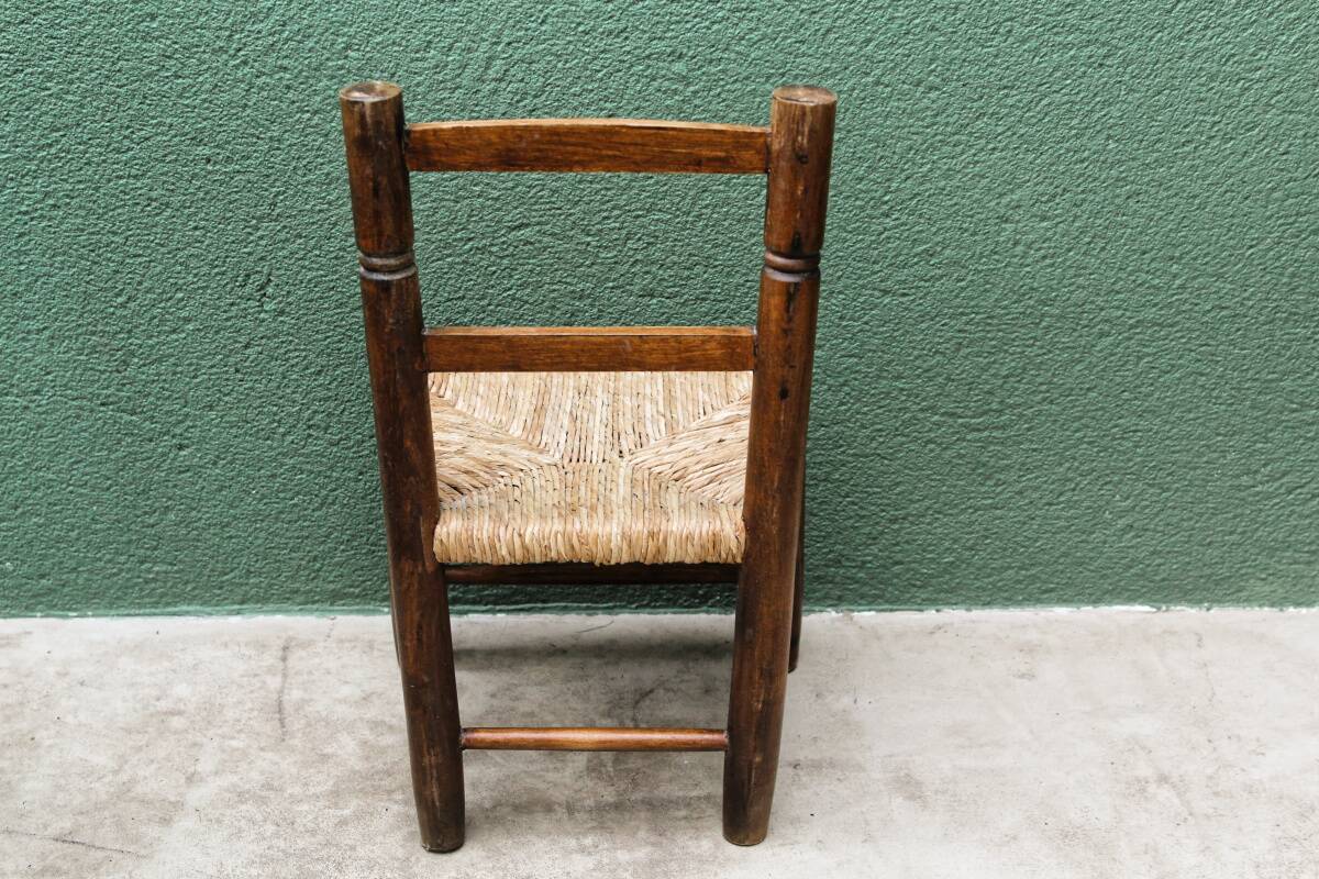 Straw children's chair