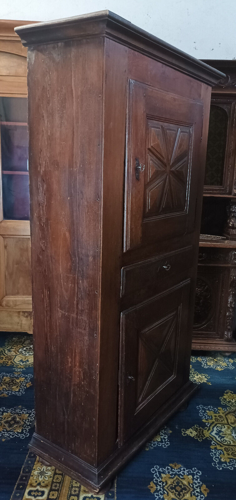 Standing man Louis XIII in oak 19th