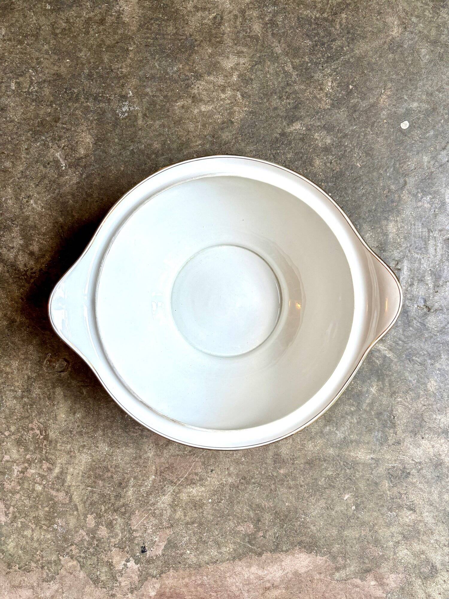 Pillivuyt white and gold porcelain eared salad bowl, "Eva" service