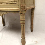 Commode de style Louis XVI en bois laqué crème, vers 1900
