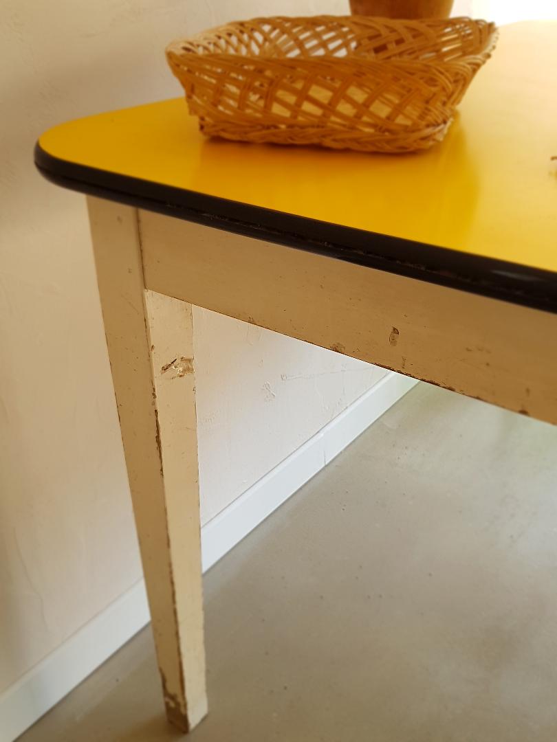 60s kitchen table in wood and formica