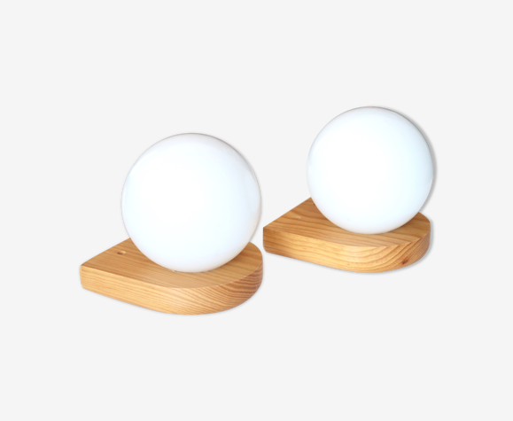 Paire d'appliques bois et verre blanc opaque, années 80