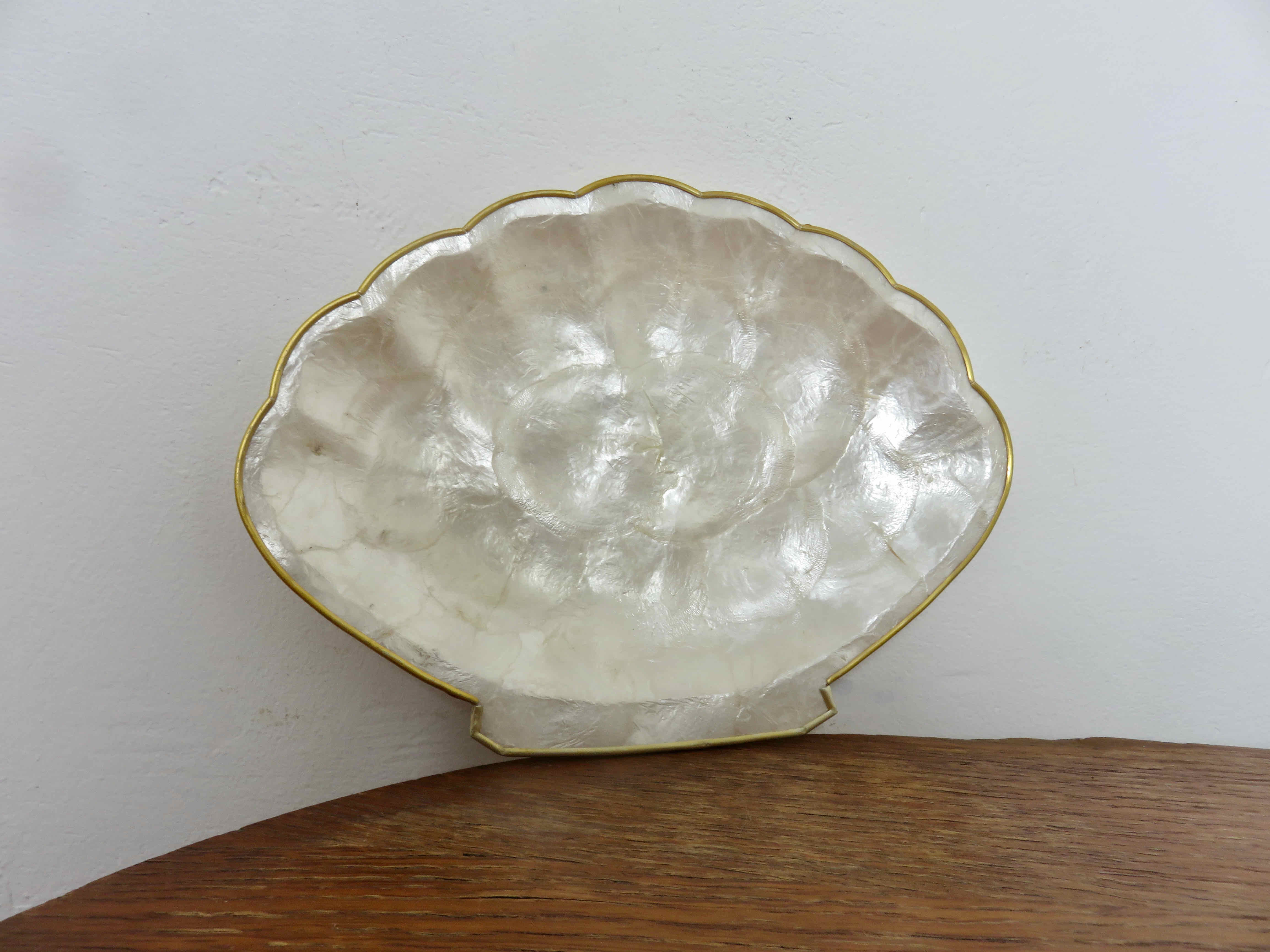 Set in Philippine mother-of-pearl, ramekin and plate