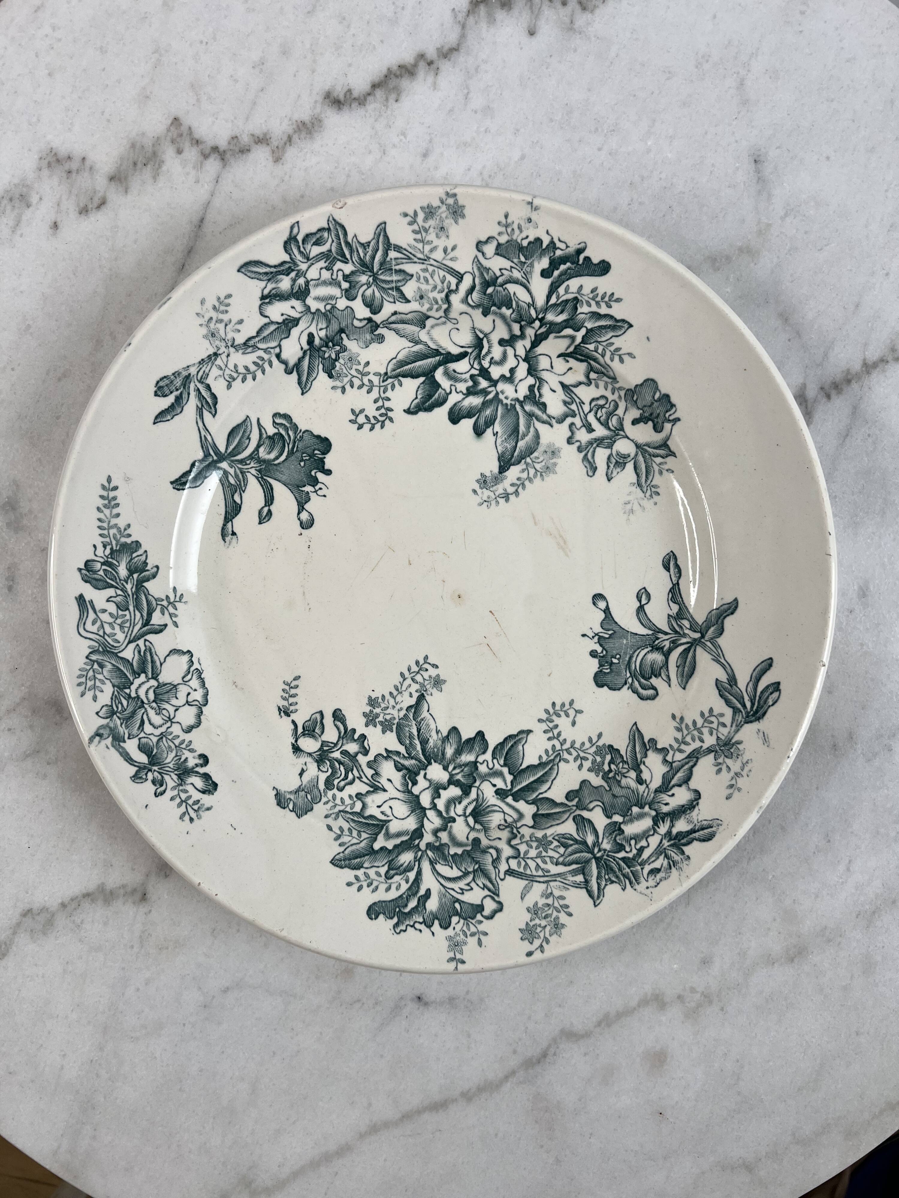 Givors Floreal flat iron presentation plate