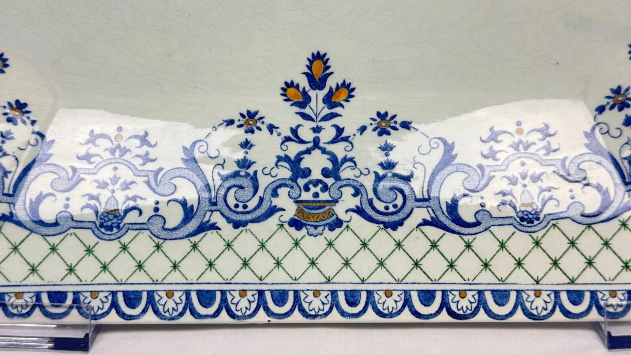 Gien, vegetable dish, soup tureen and its lid in fine earthenware, Rouen decoration.