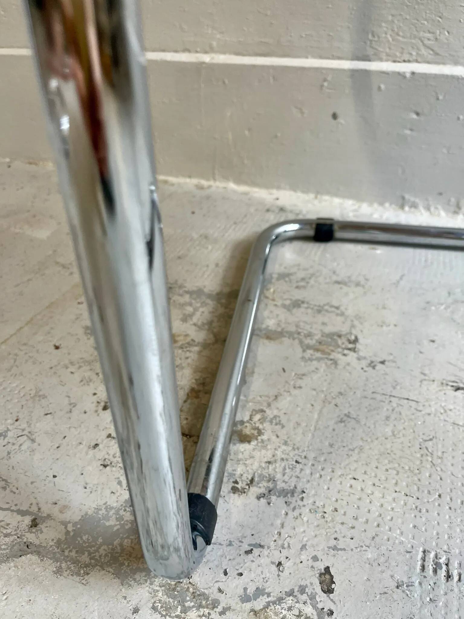 Chairs inspired by Marcel Breuer B32/Cesca