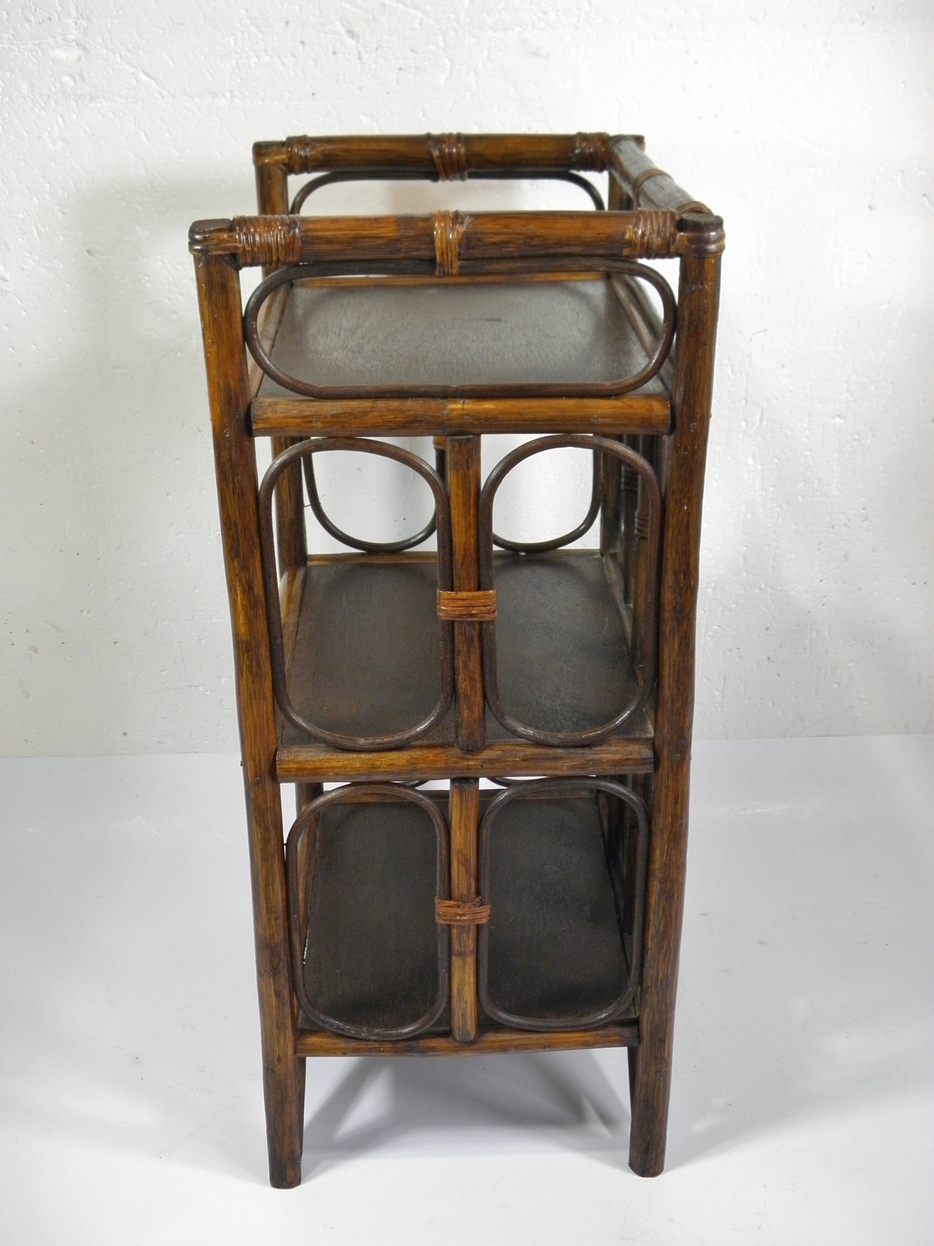 ETAGERE en ROTIN années 70