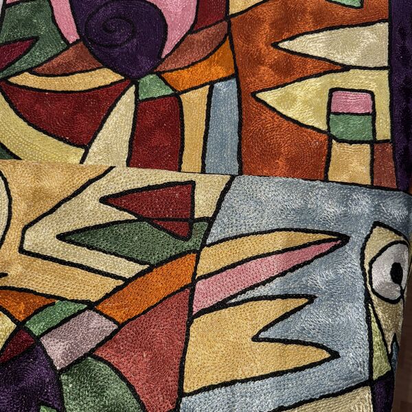 Housse de coussin brodée main en soie, motif paysage abstrait