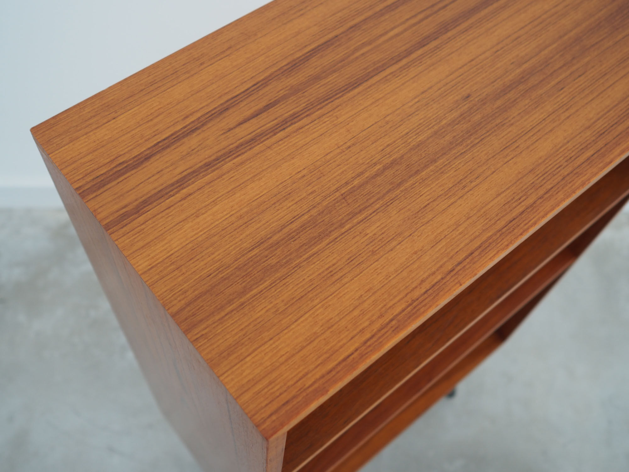 Bookcase made in the 1970s by the Danish factory Domino Møbler.