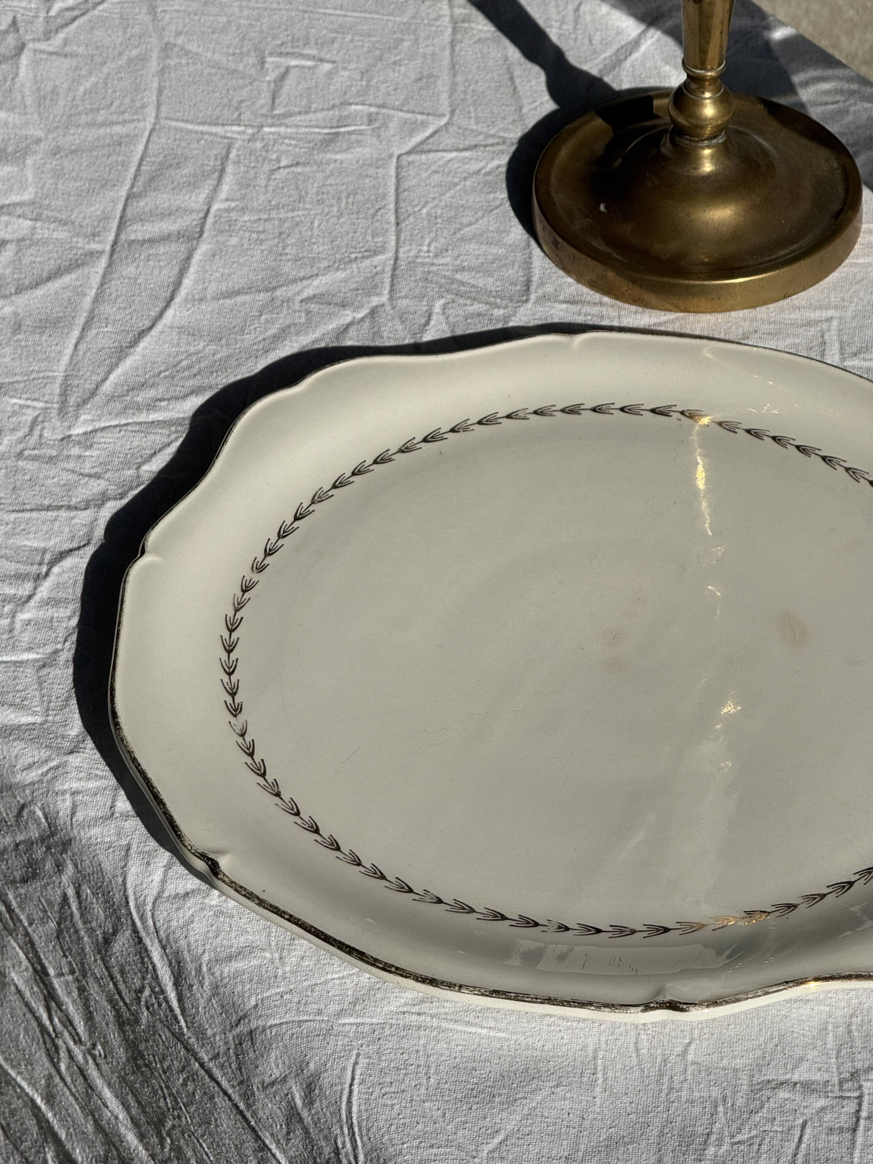 Large earthenware tart dish from Gien Quimper with a golden rim D35