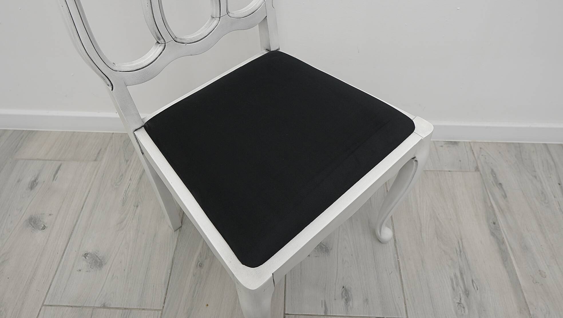 Stylish Ludwik table + 6 chairs. After professional renovation.