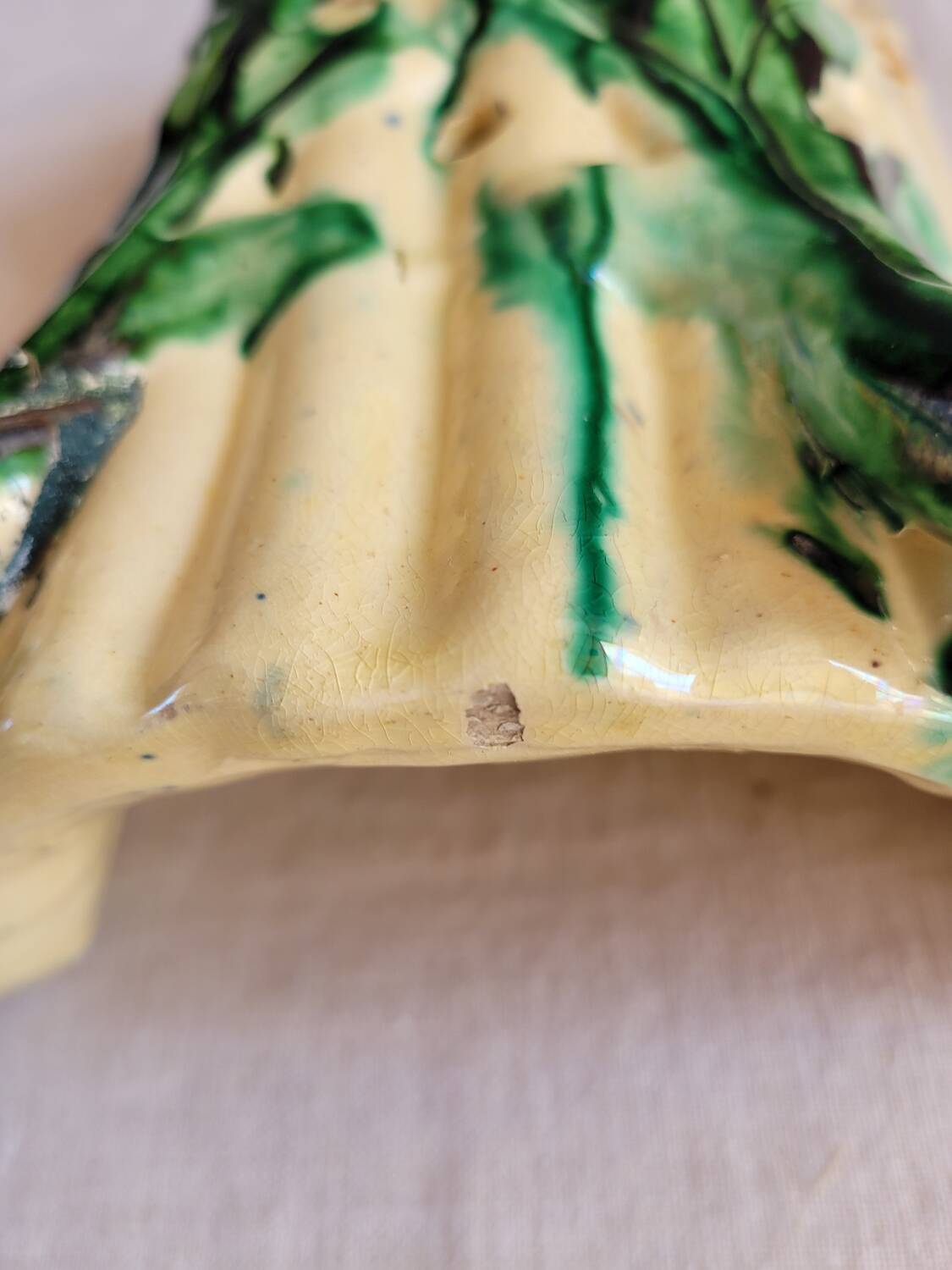 Asparagus dish in slipware