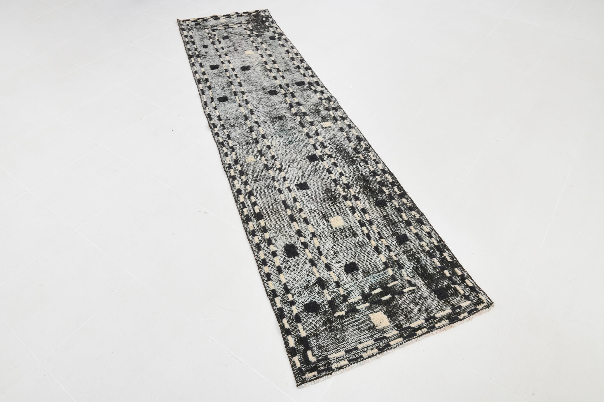 3x9 handmade pom pom vintage runner rug 285x73cm