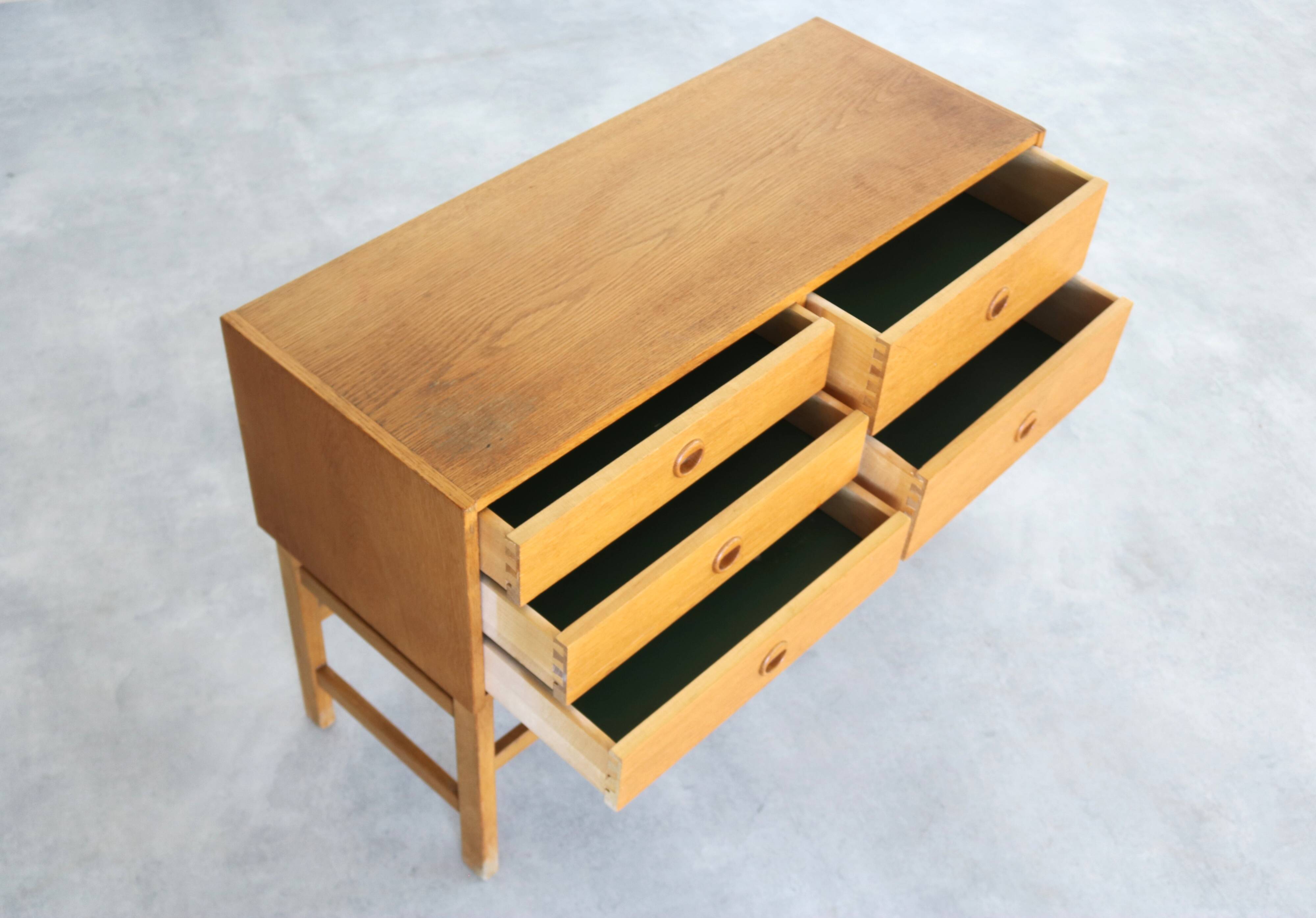 vintage chest of drawers | hall closet | cupboard | 60s