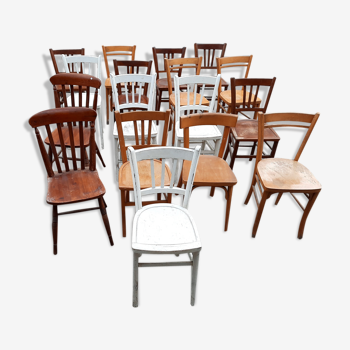 Lot of 17 bistro chairs