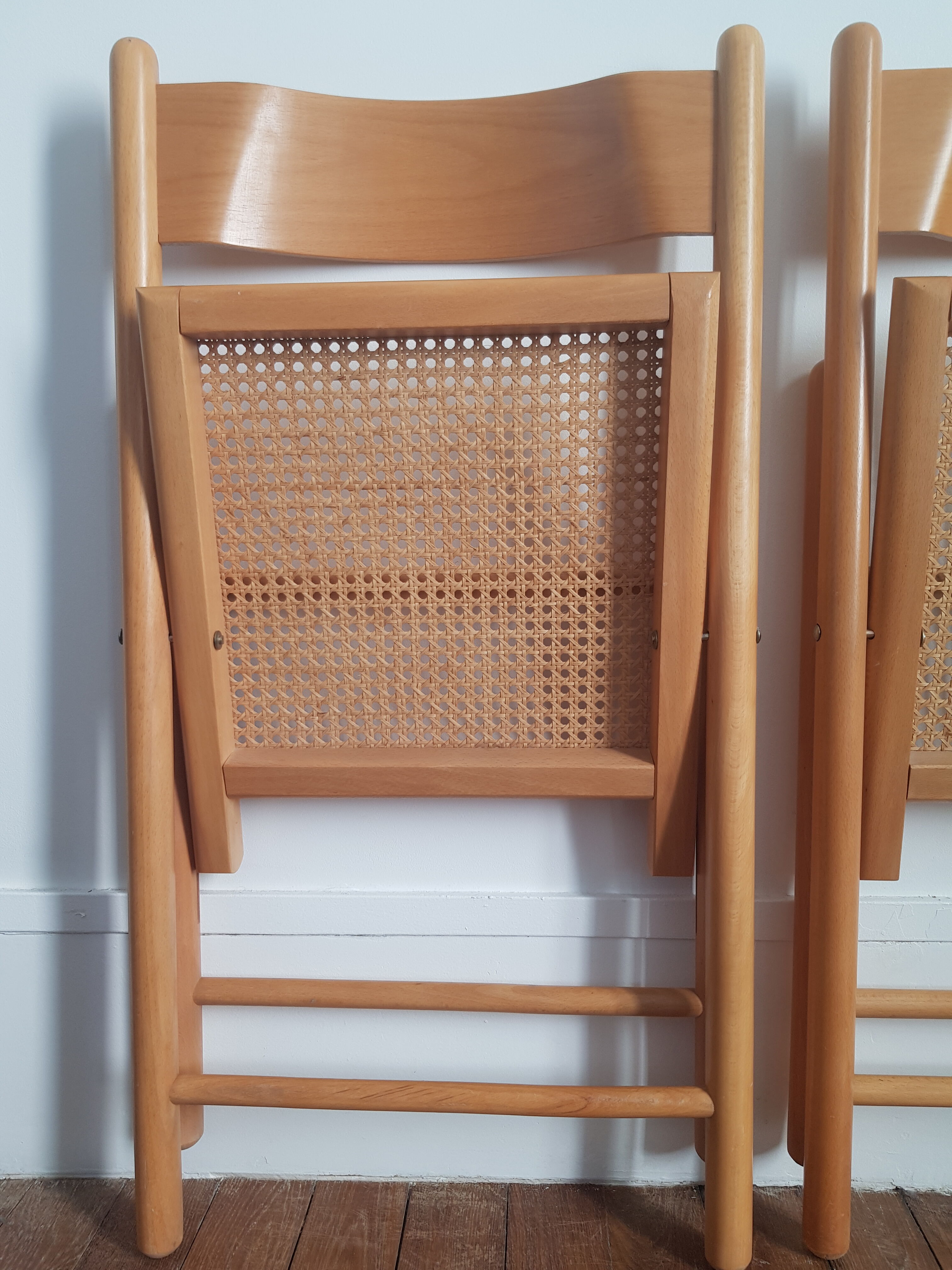 Set of 2 folding chairs cannees
