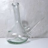 Ancienne carafe à vin en verre