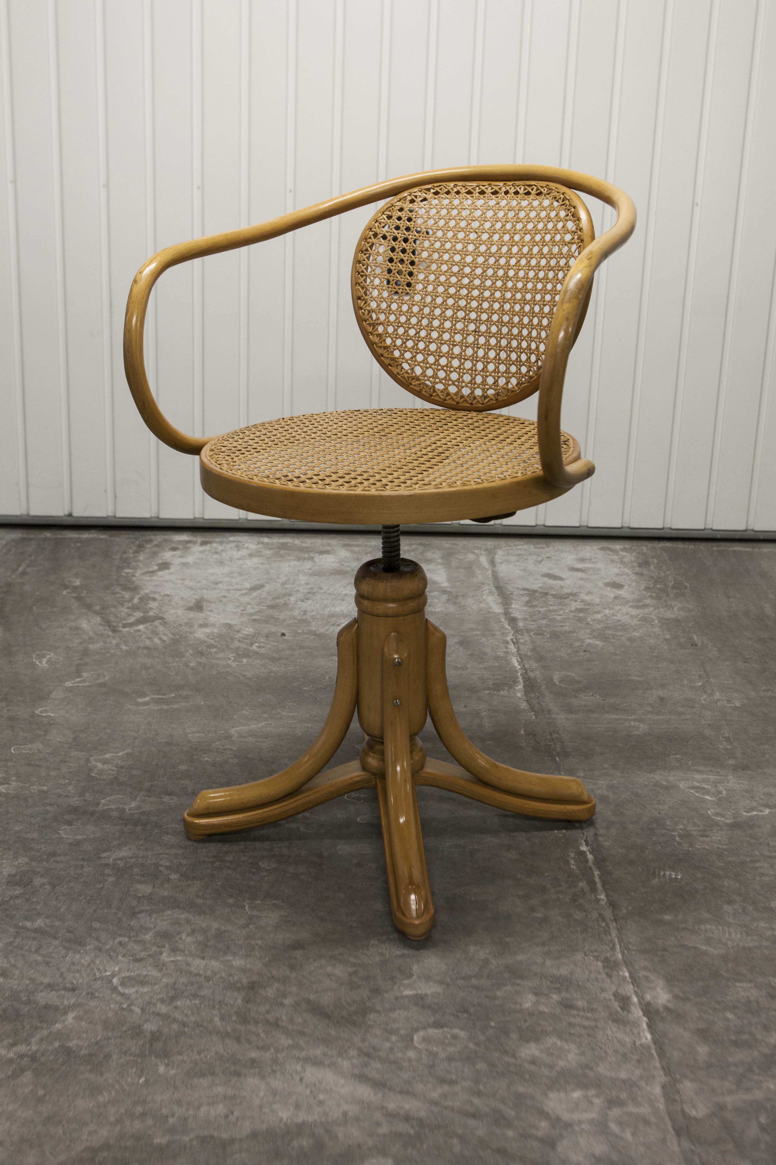 Thonet swivel armchair