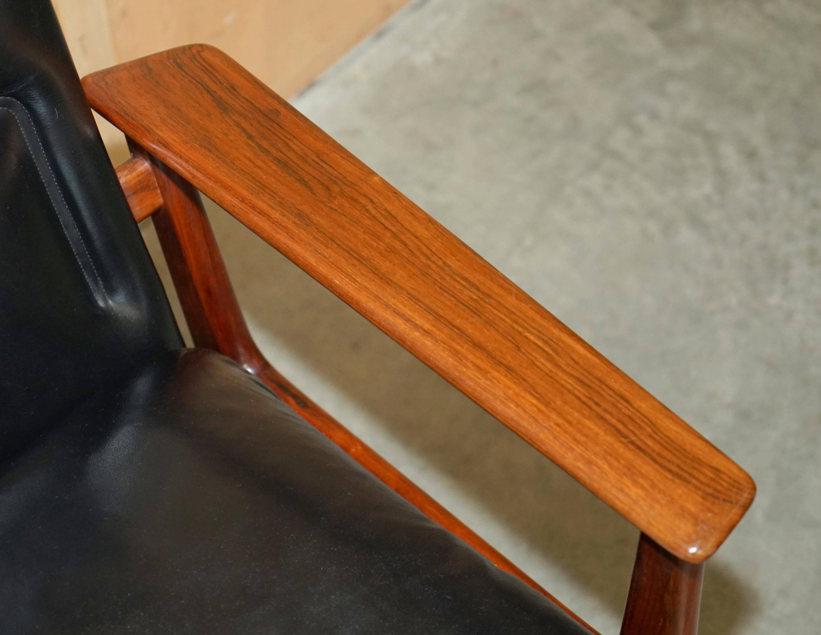 Executive office chair model 419 Arne Vodder for Sibast in hardwood and leather.