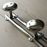 Portemanteau mural en métal chromé