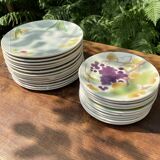 Service 10 plates and 14 sub-plates St Clement