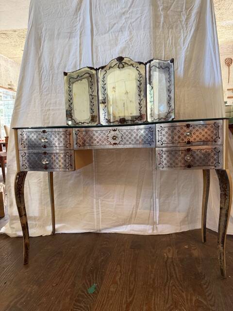 Pansart dressing table