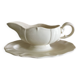 Gravy boat