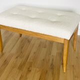 Oak bench, white fabric