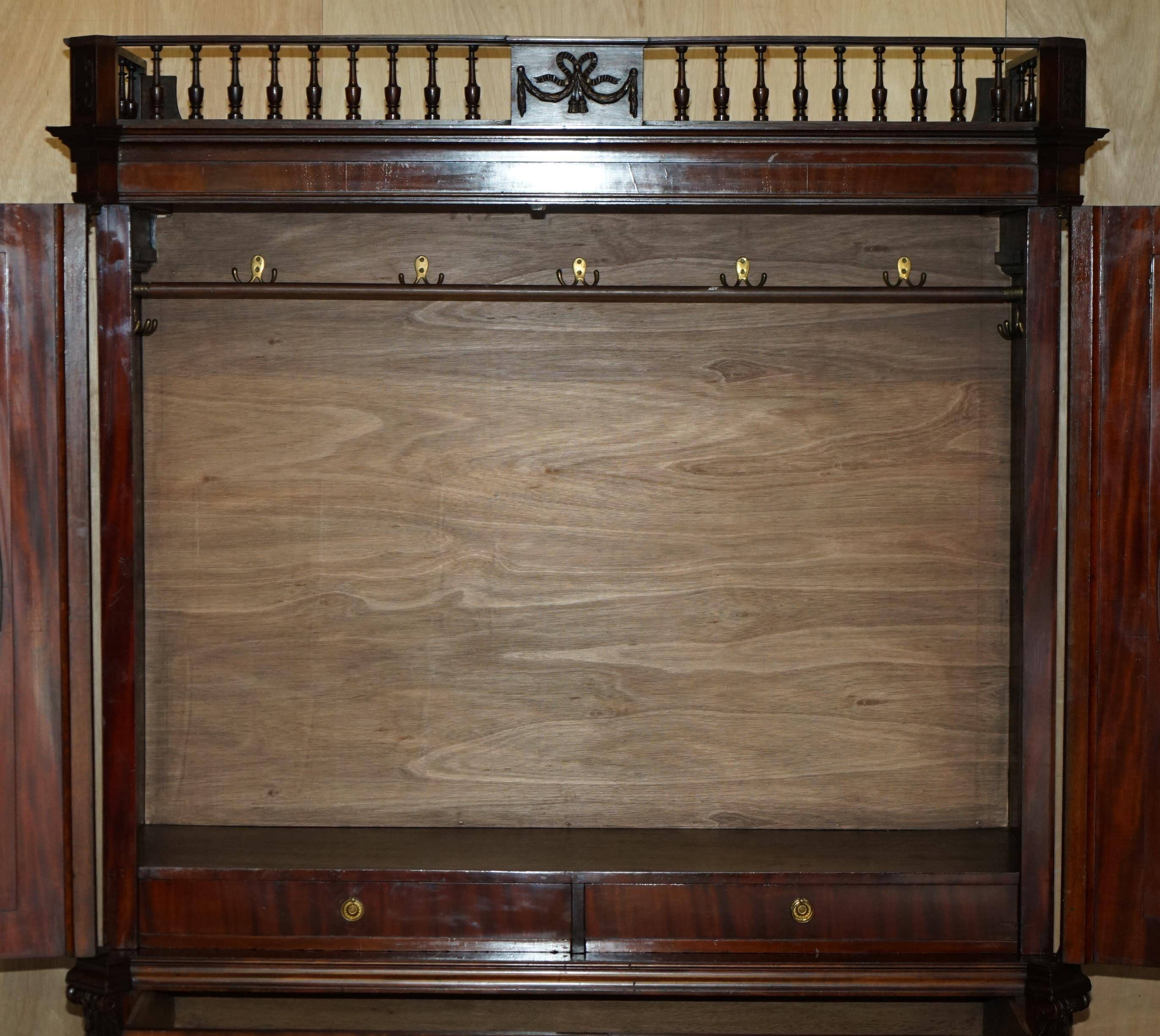 Thomas Chippendale Antique Linen Armoire 18th Century circa 1760