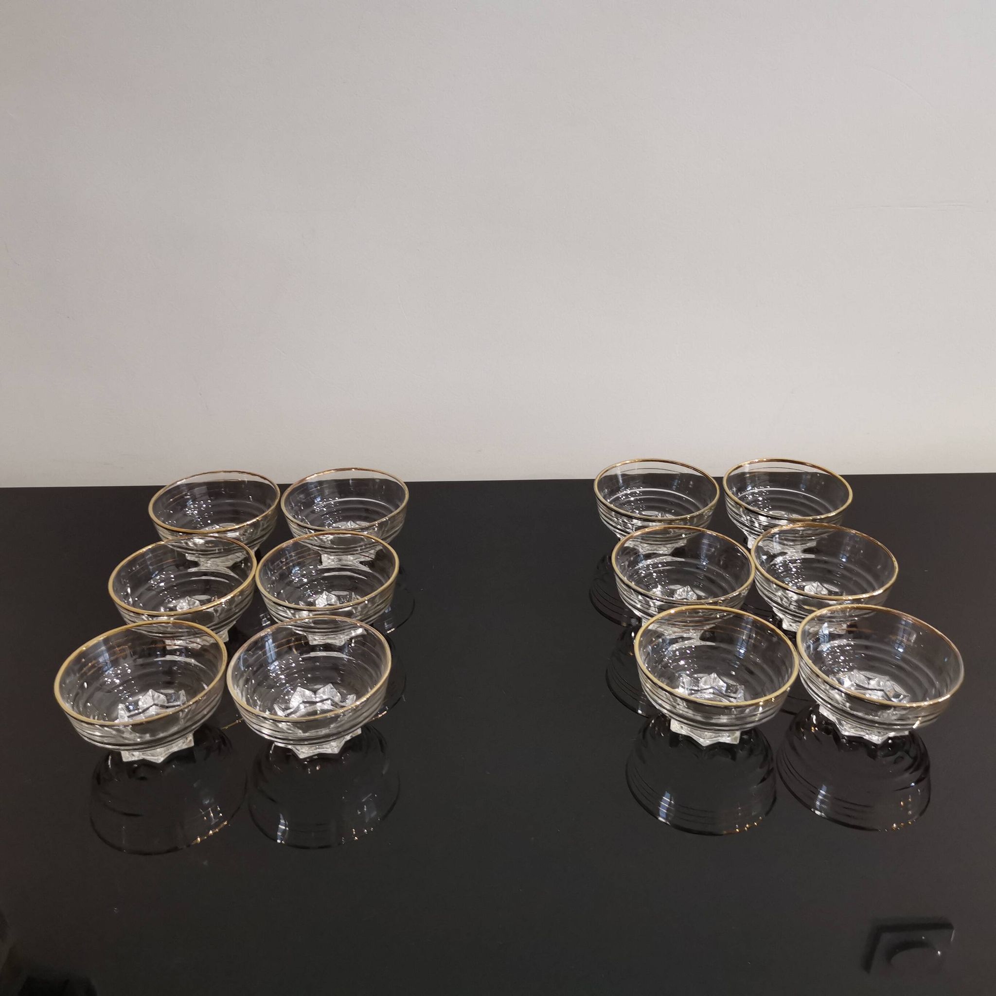 Set of 6 champagne glasses with gold edging and vintage star feet