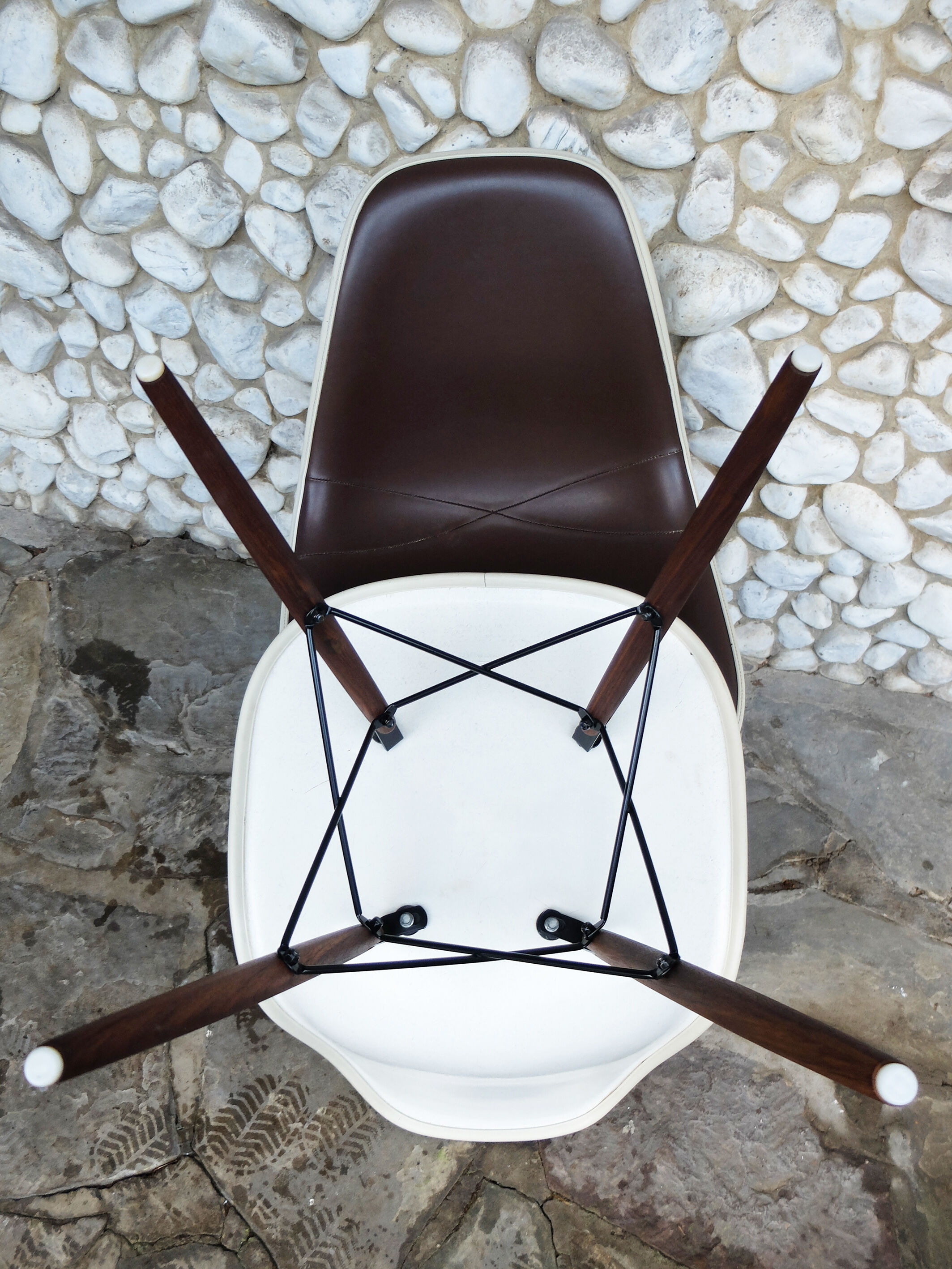 Pair of Ray and Charles Eames chairs on Dowel Bases, Herman Miller USA