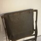 Ancienne chaise d'enfant pliante en fer forgé. Début XXème.