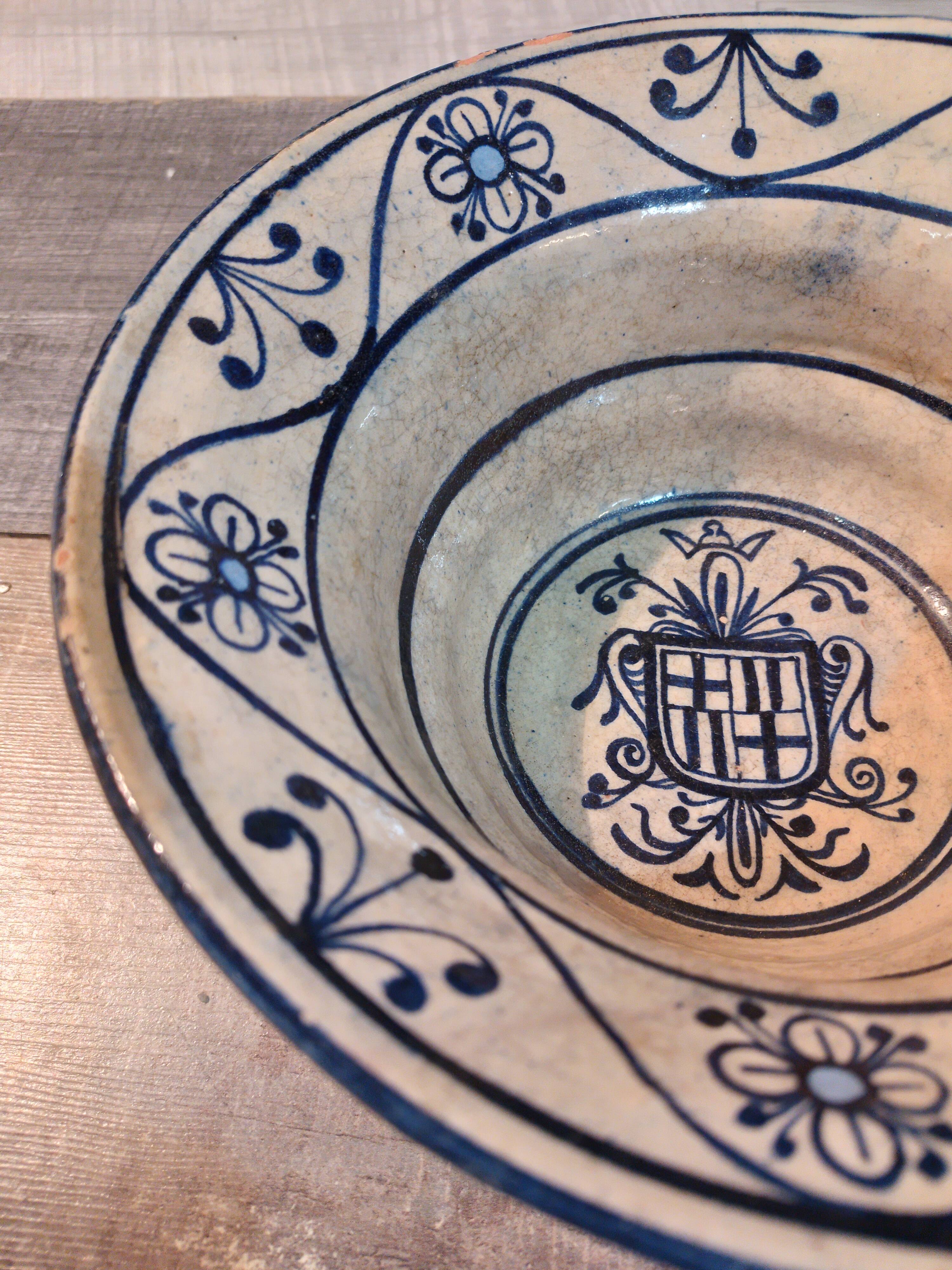Ceramic bowl Spain 19th century