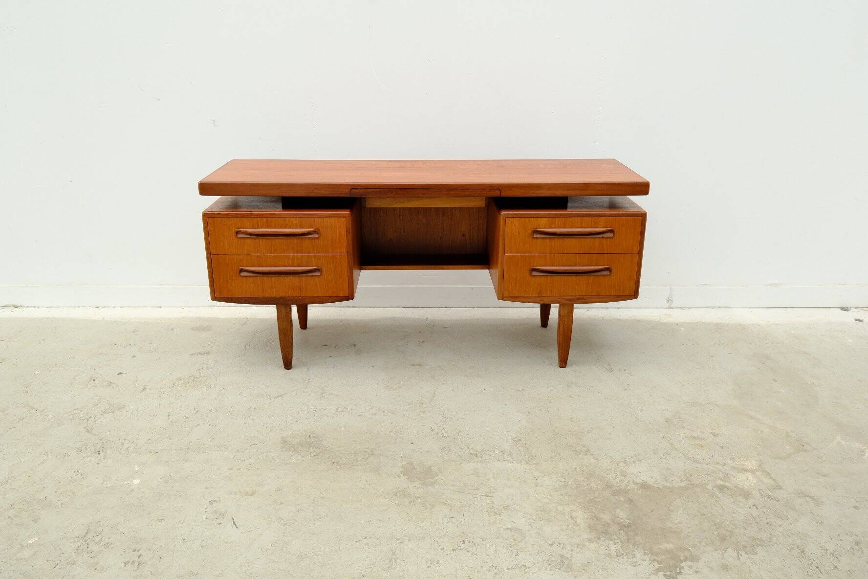 Teak desk by Victor Wilkins for G-Plan in Scandinavian style, 1960