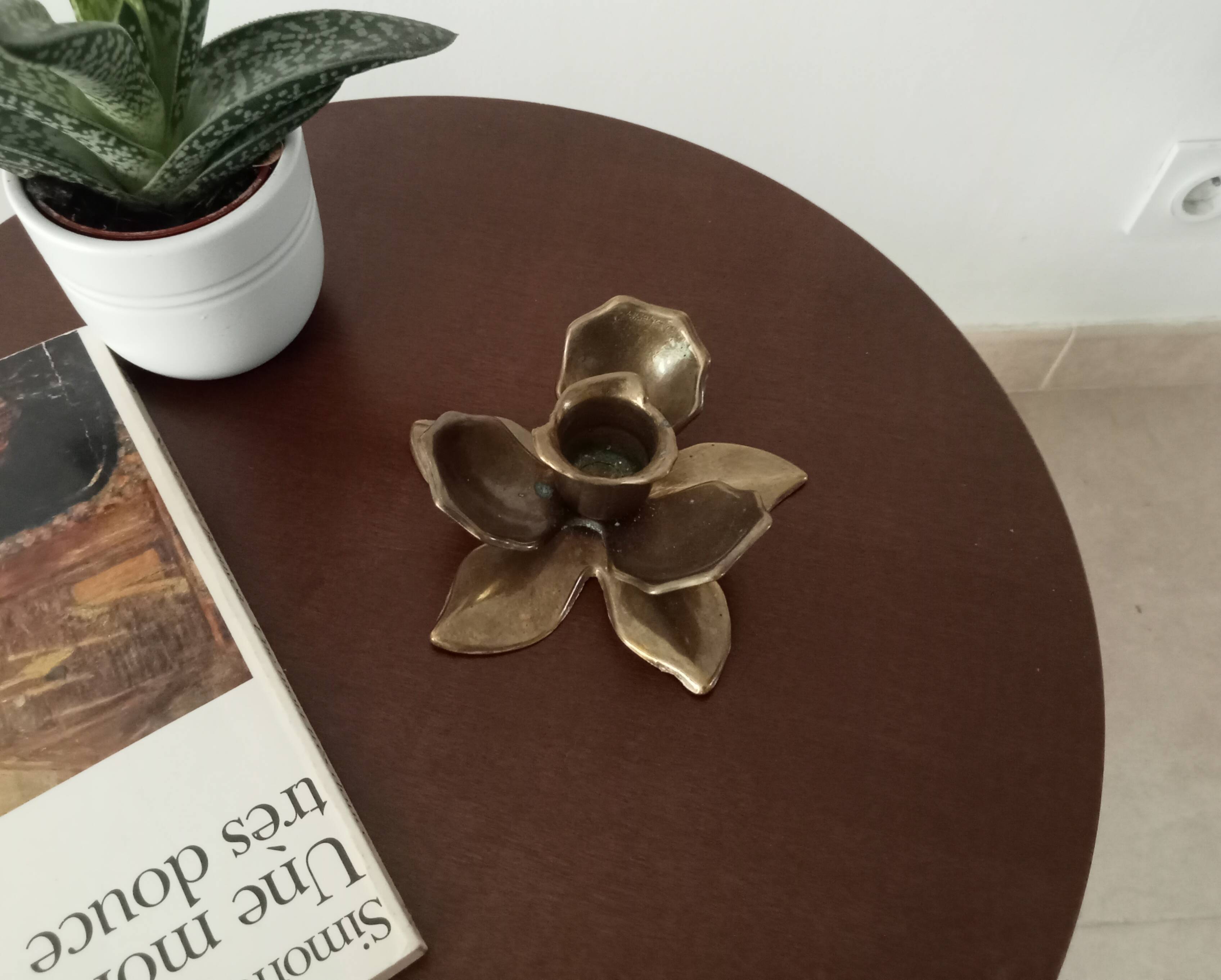 Vintage flower candlestick in solid gold brass