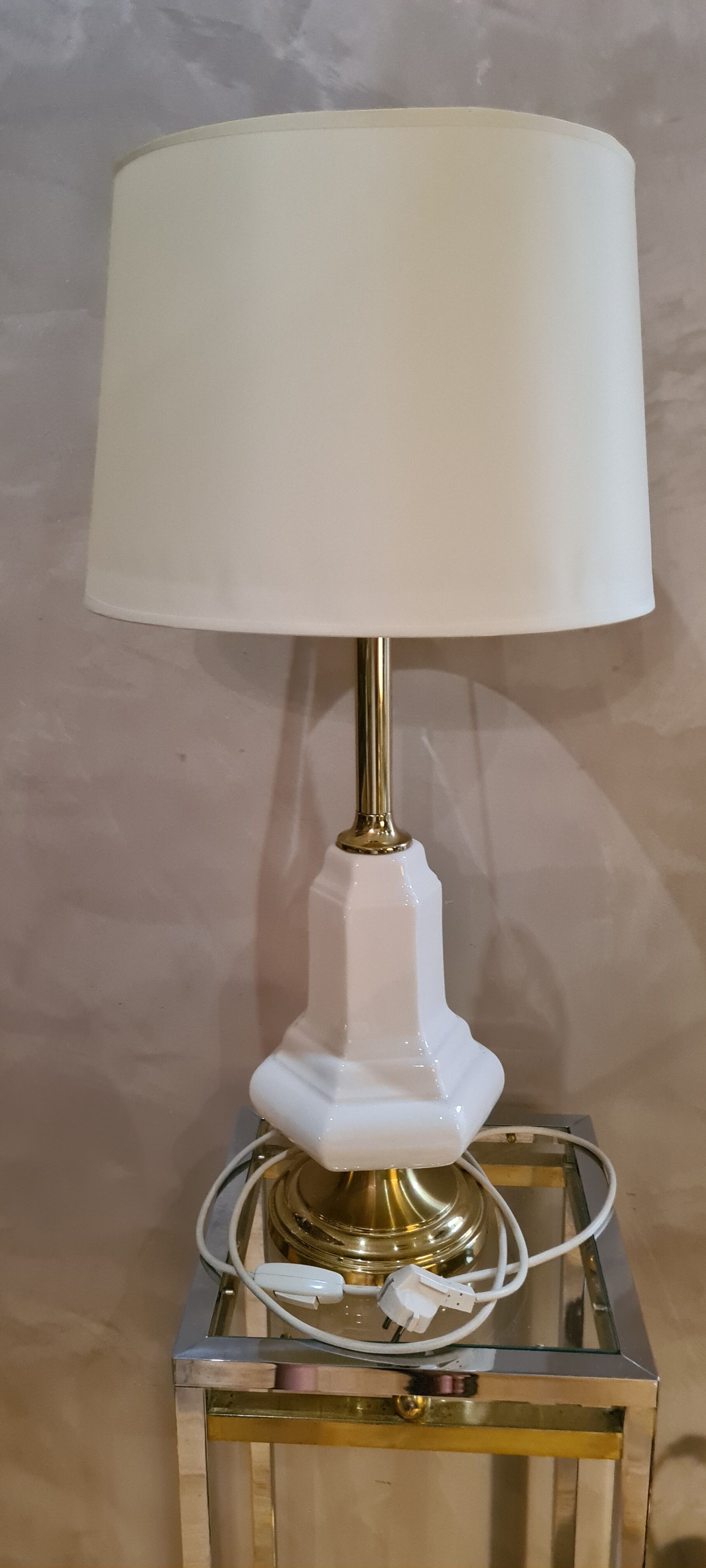 cracked porcelain lamp and golden foot deluxe style 1970 a 90 , the rock,70x34
