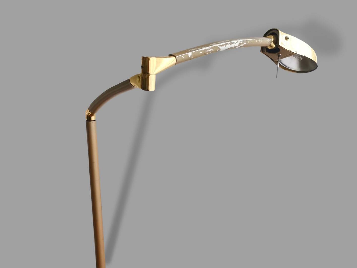 Adjustable swing arm modernist floor lamp