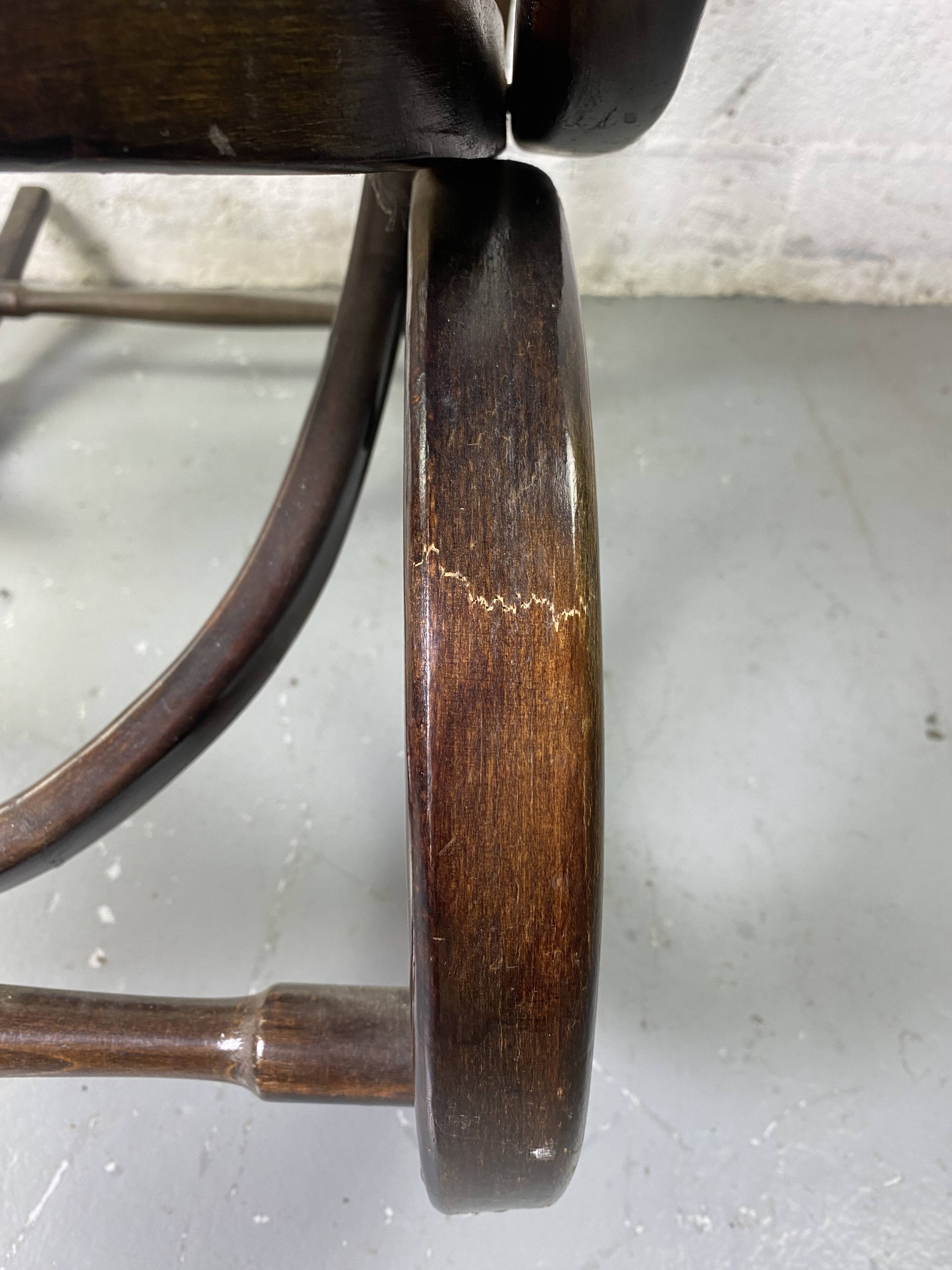 Rocking chair Chair in wood and Cannage from the 70s