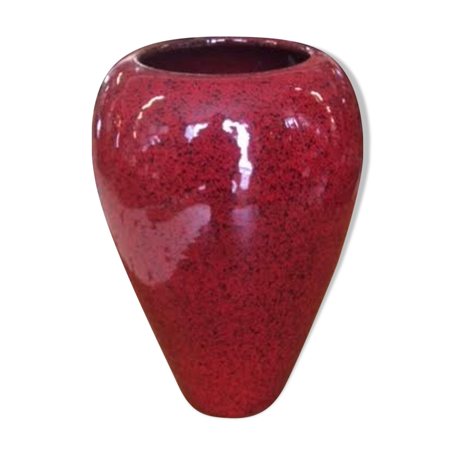 Red porcelain vase