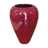 Vase en porcelaine rouge