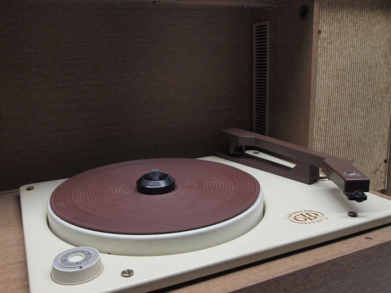 Beautiful record player gid vinyl design swedish