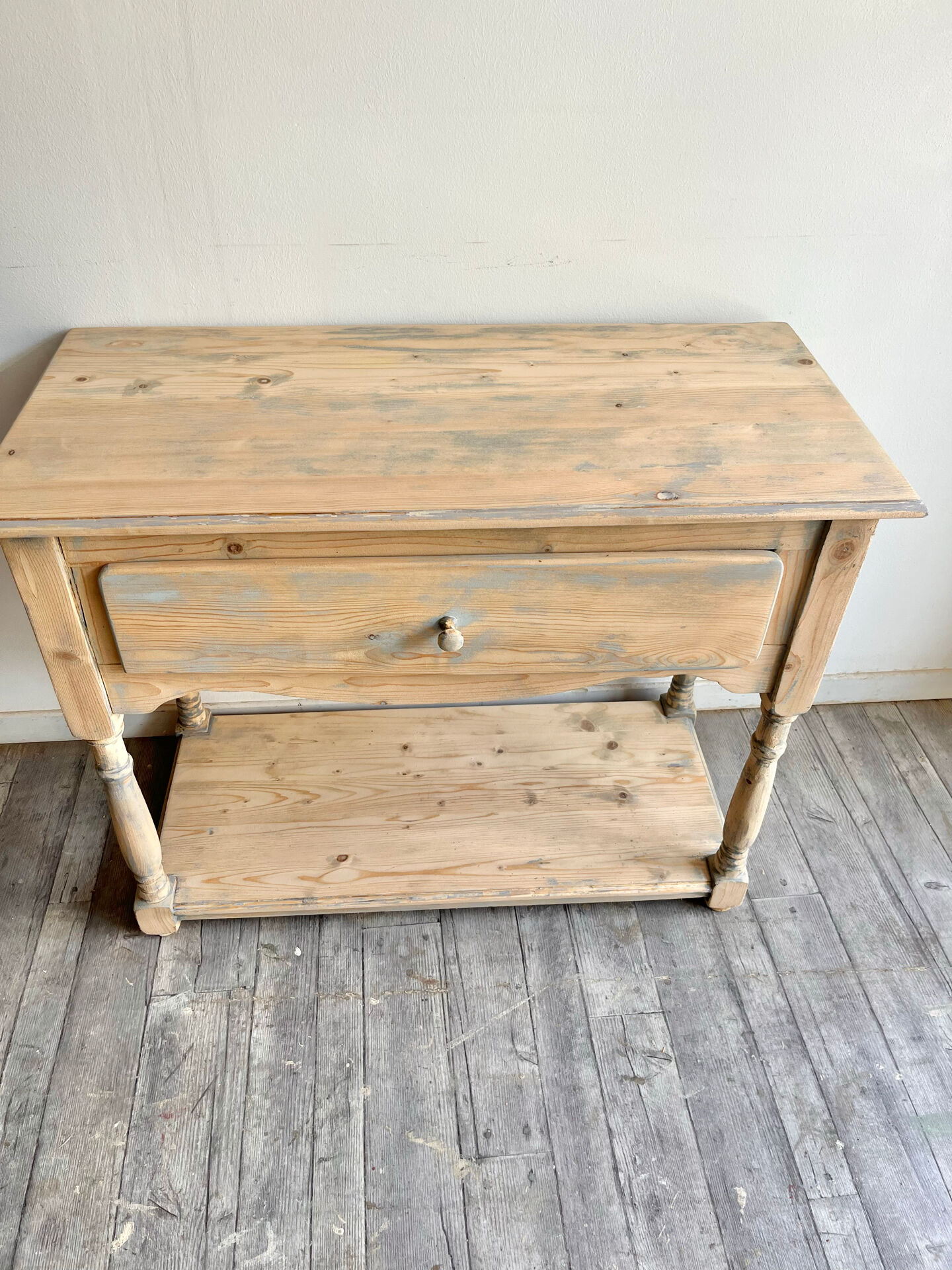 Petite console