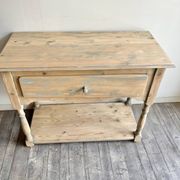 Petite console