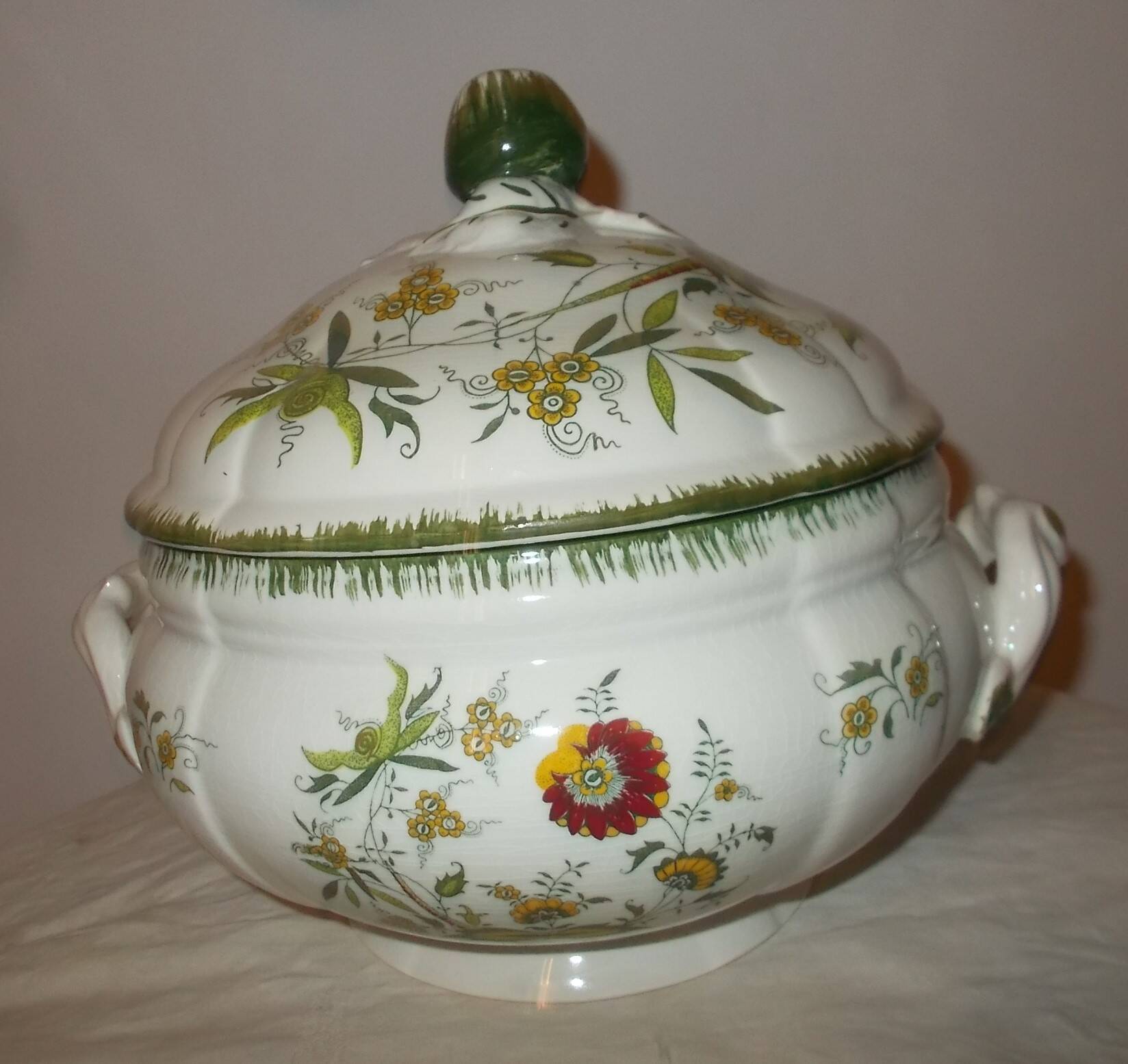 Sarreguemines soup tureen