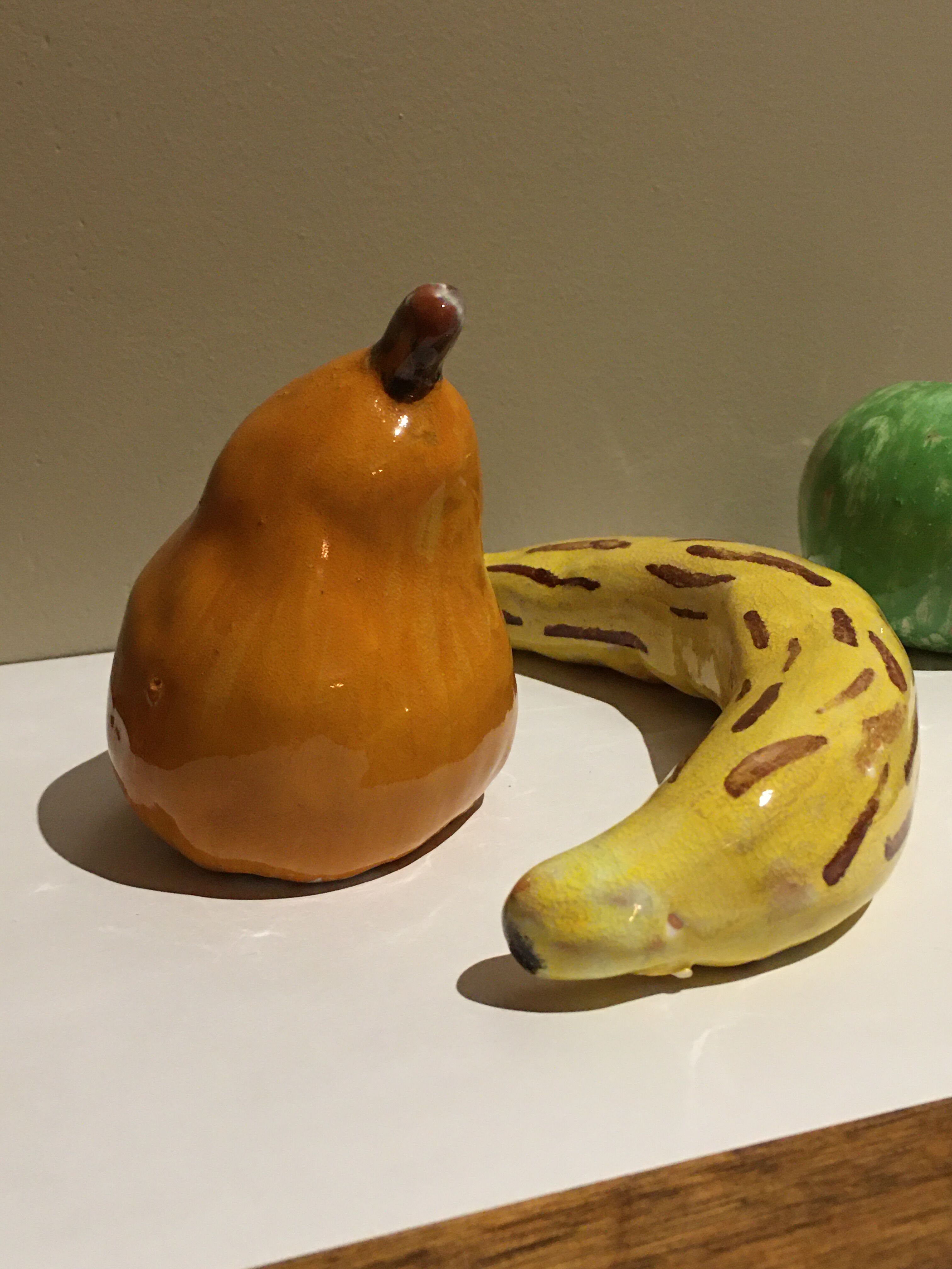Ceramic fruits