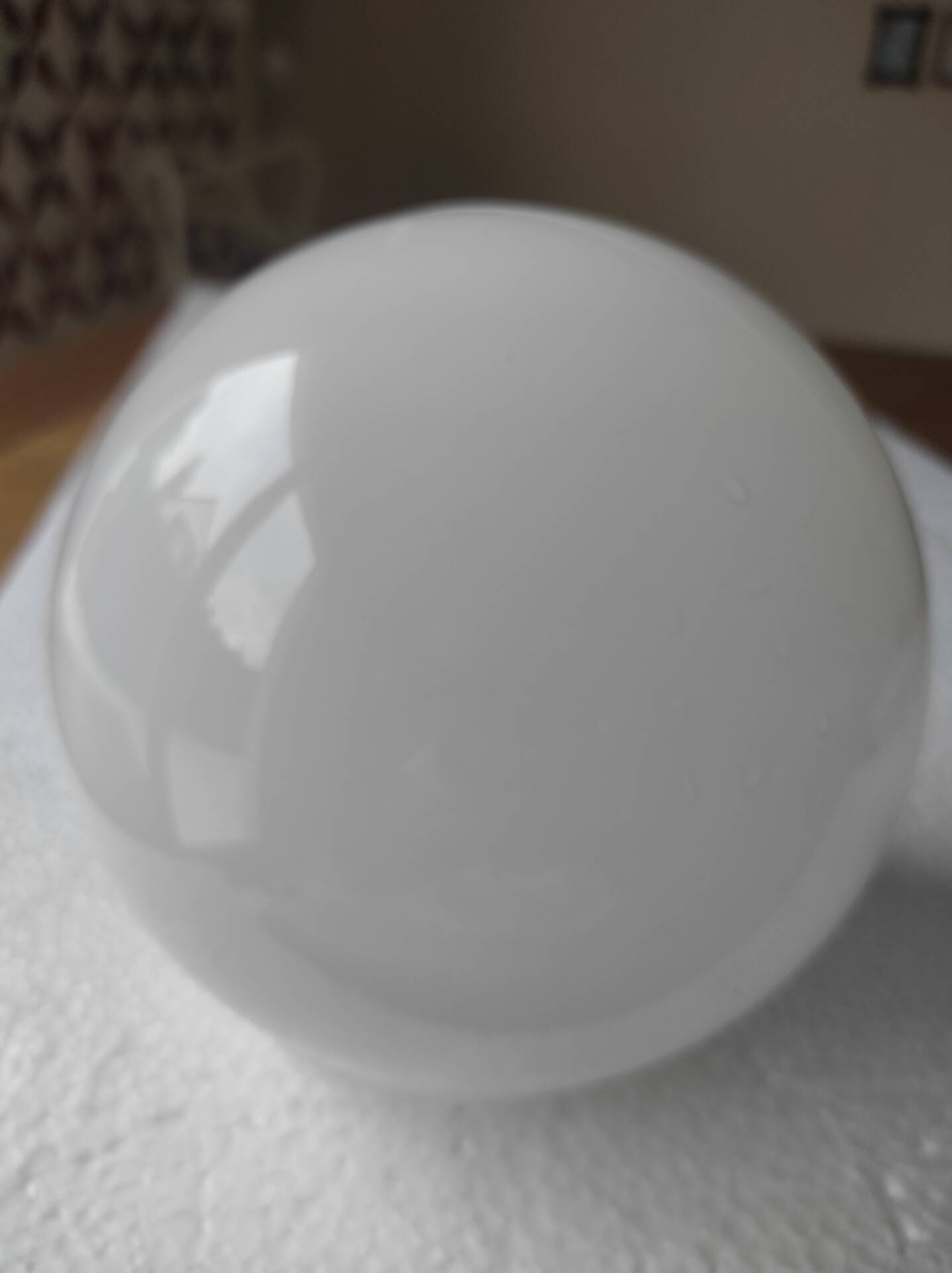 Globe de lampe en opaline moulé diamètre 16 cm