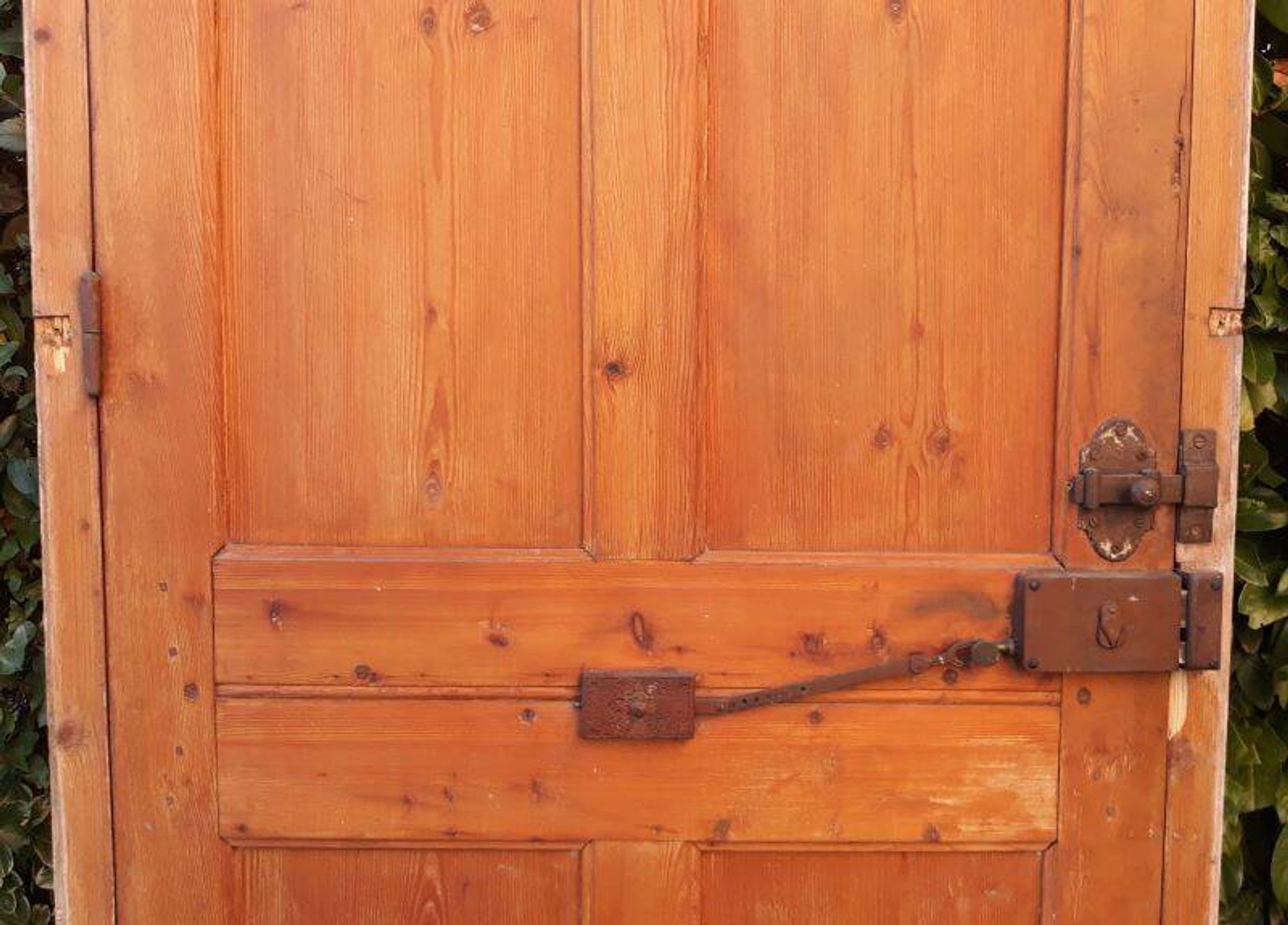Porte d'entrée et son cadre imposte en verre translucide, début XXème