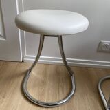 Pair of vintage Z low stools with chrome metal base and white skai seat. H: 49 cm 80s