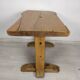 Table extérieur brutaliste